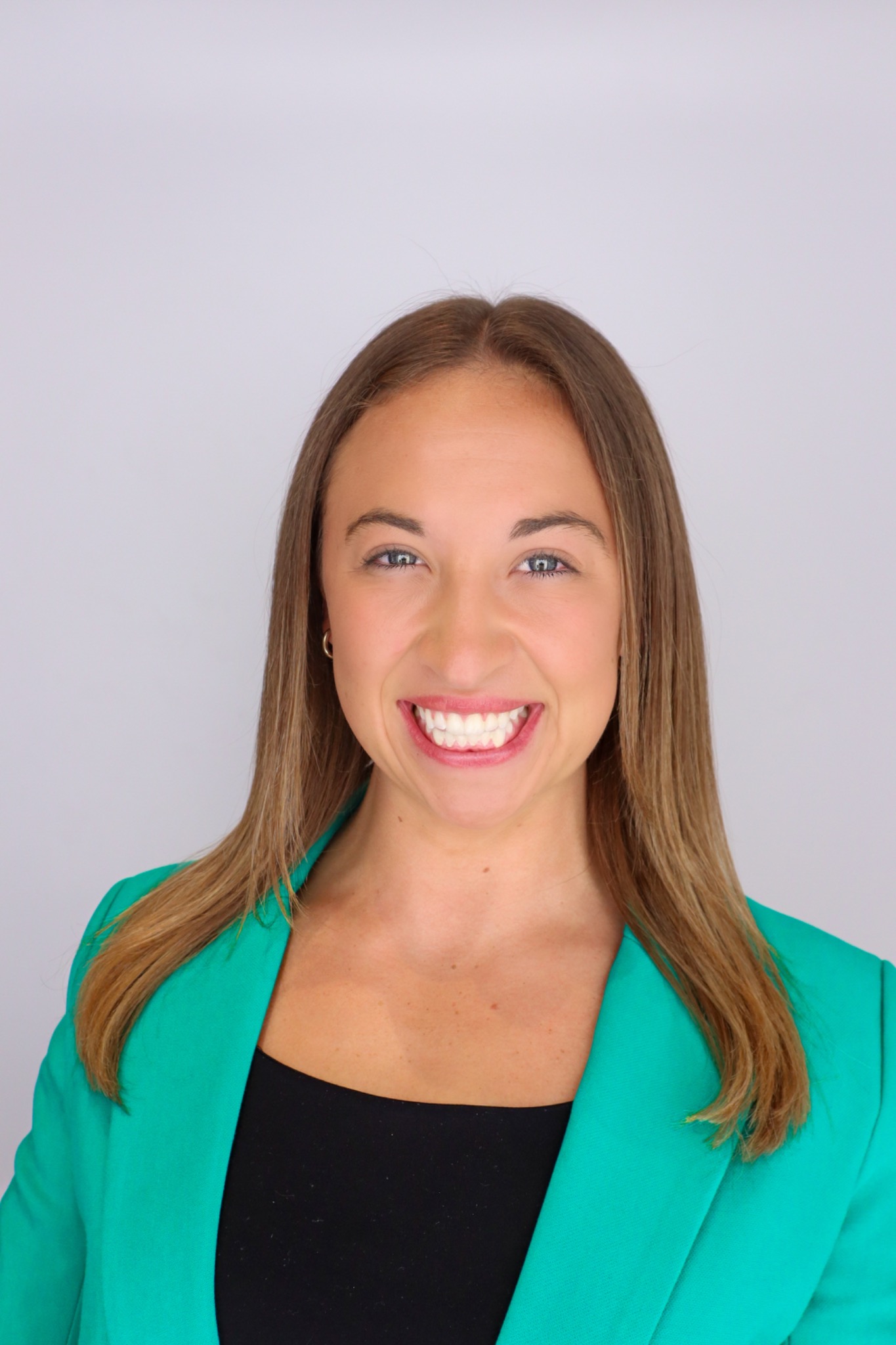 Abby Lynch Headshot